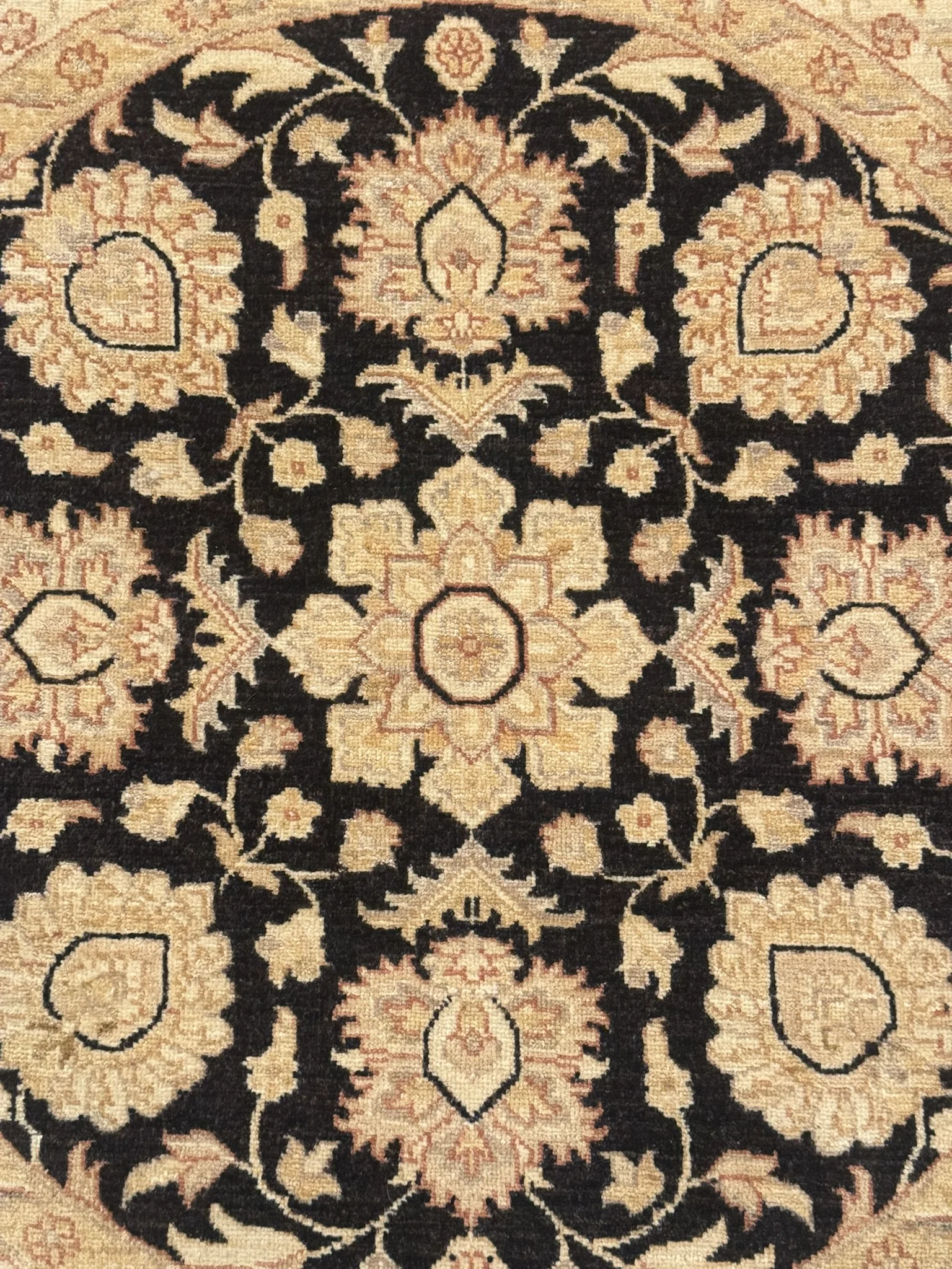Round Khotan Rug | 4'9" x 4'9" - photo 3