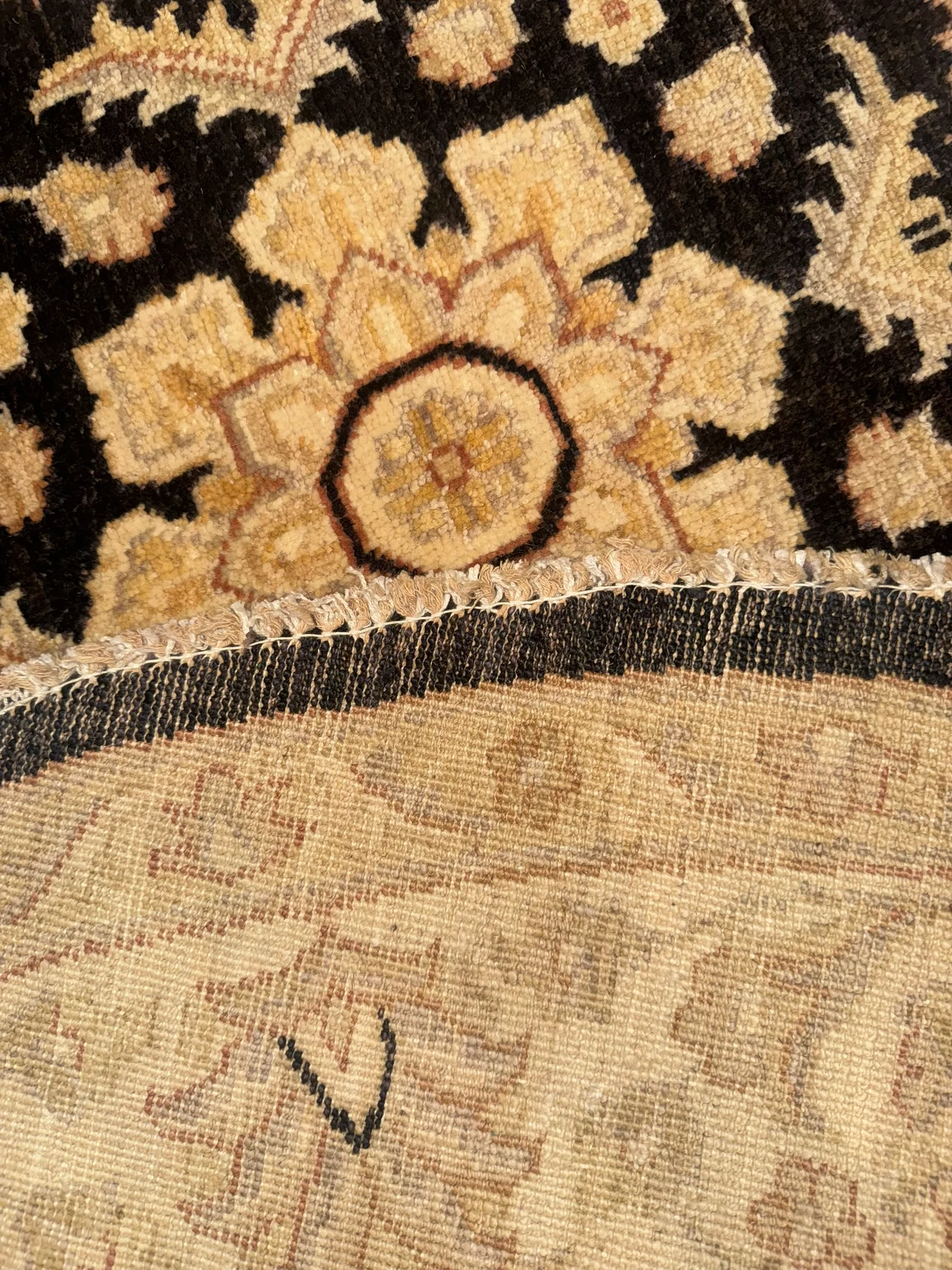 Round Khotan Rug | 4'9" x 4'9" - photo 5