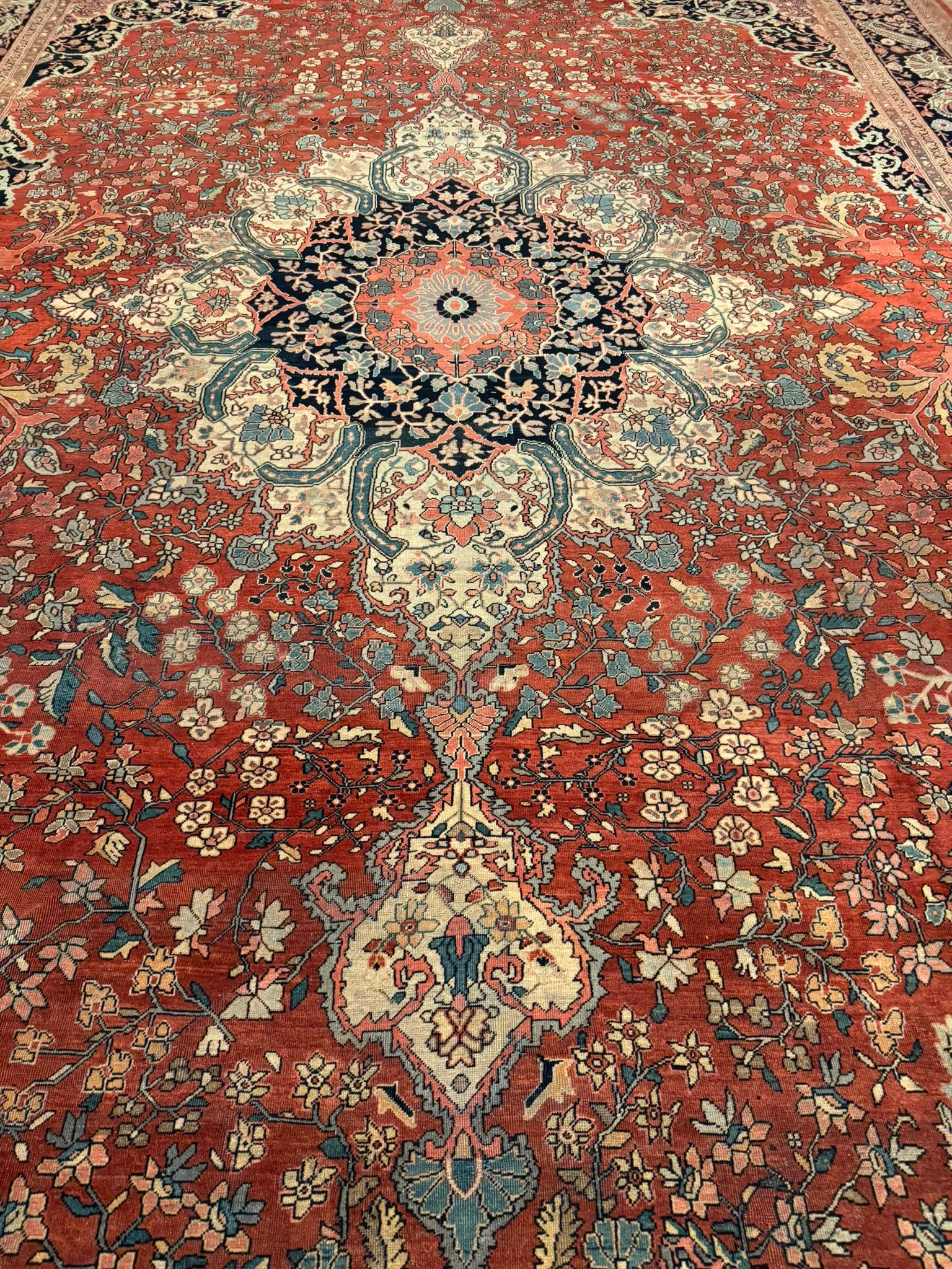 Antique Farahan Sarouk Rug | 11'11" x 17'10" - photo 6