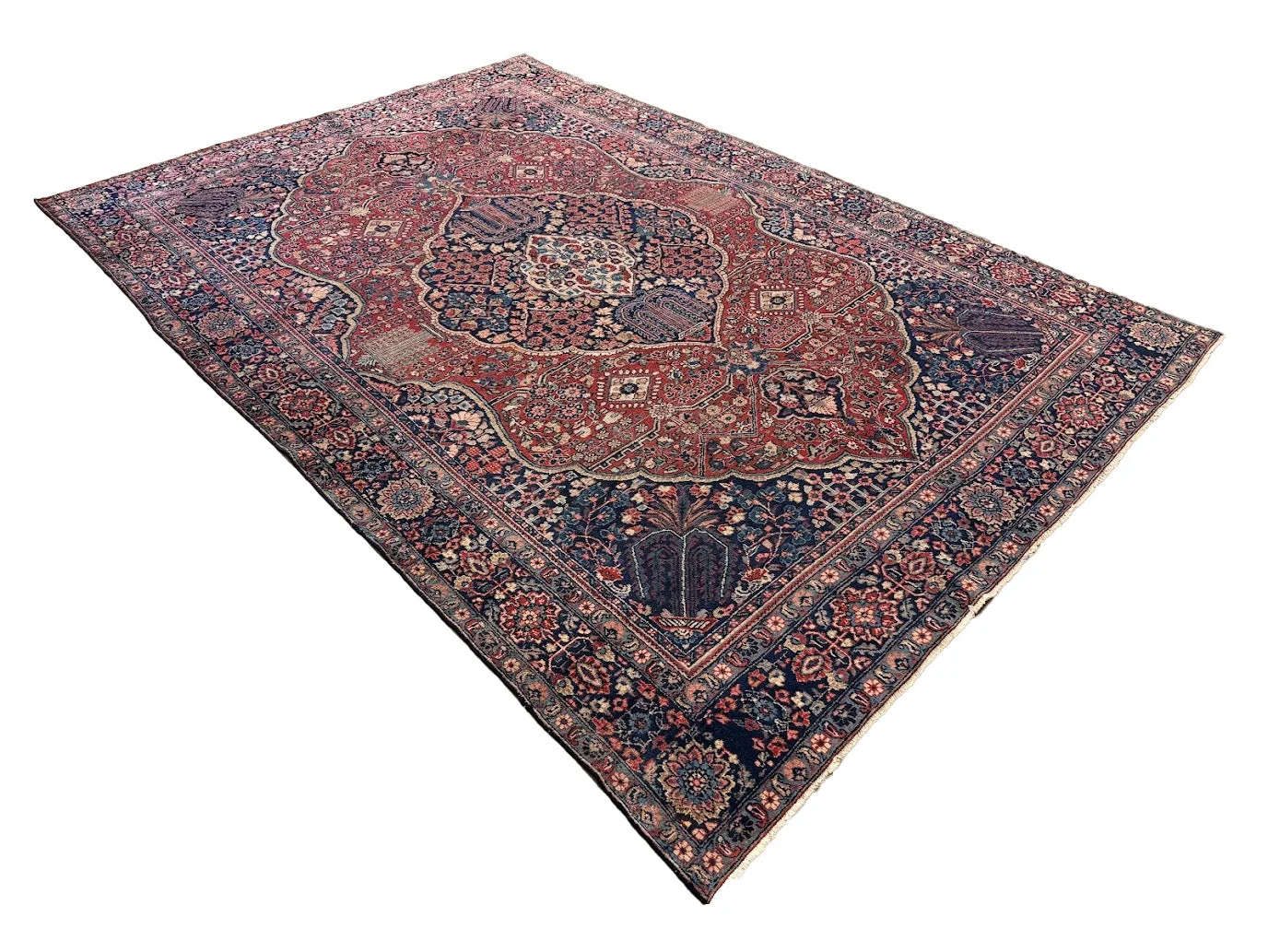 Fine Tabriz Rug | 7'7" X 10'11" - photo 4