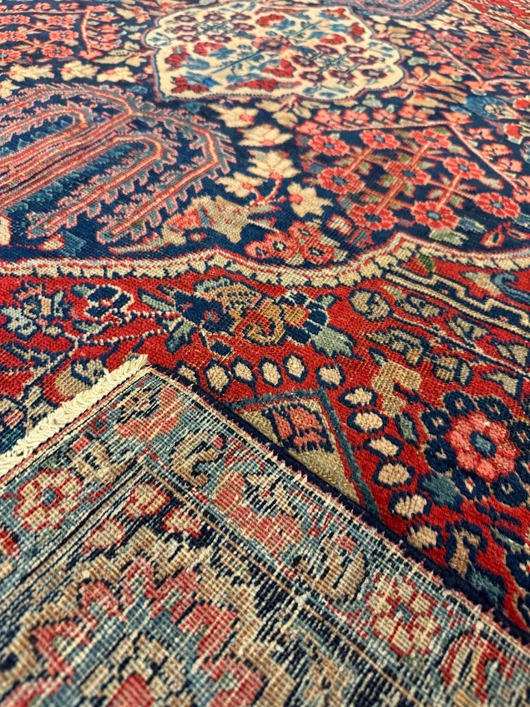 Fine Tabriz Rug | 7'7" X 10'11" - photo 9