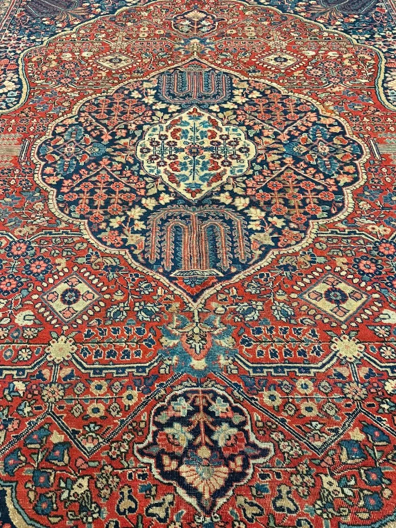 Fine Tabriz Rug | 7'7" X 10'11" - photo 10