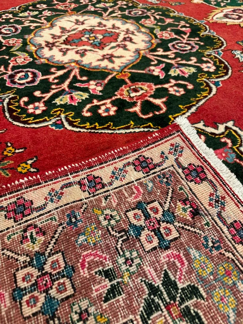 Fine Tabriz Rug | 7'5" X 10'9" - photo 9