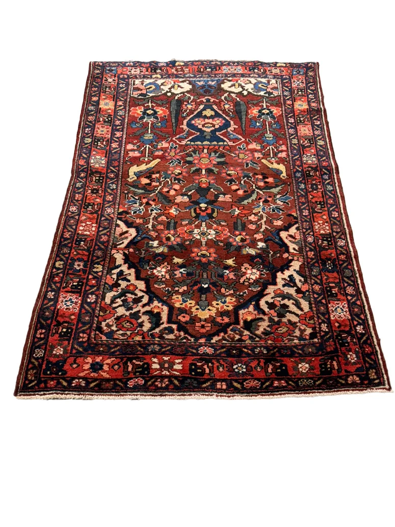 Bakhtiari Rug | 4'6" x 6'8" - photo 3