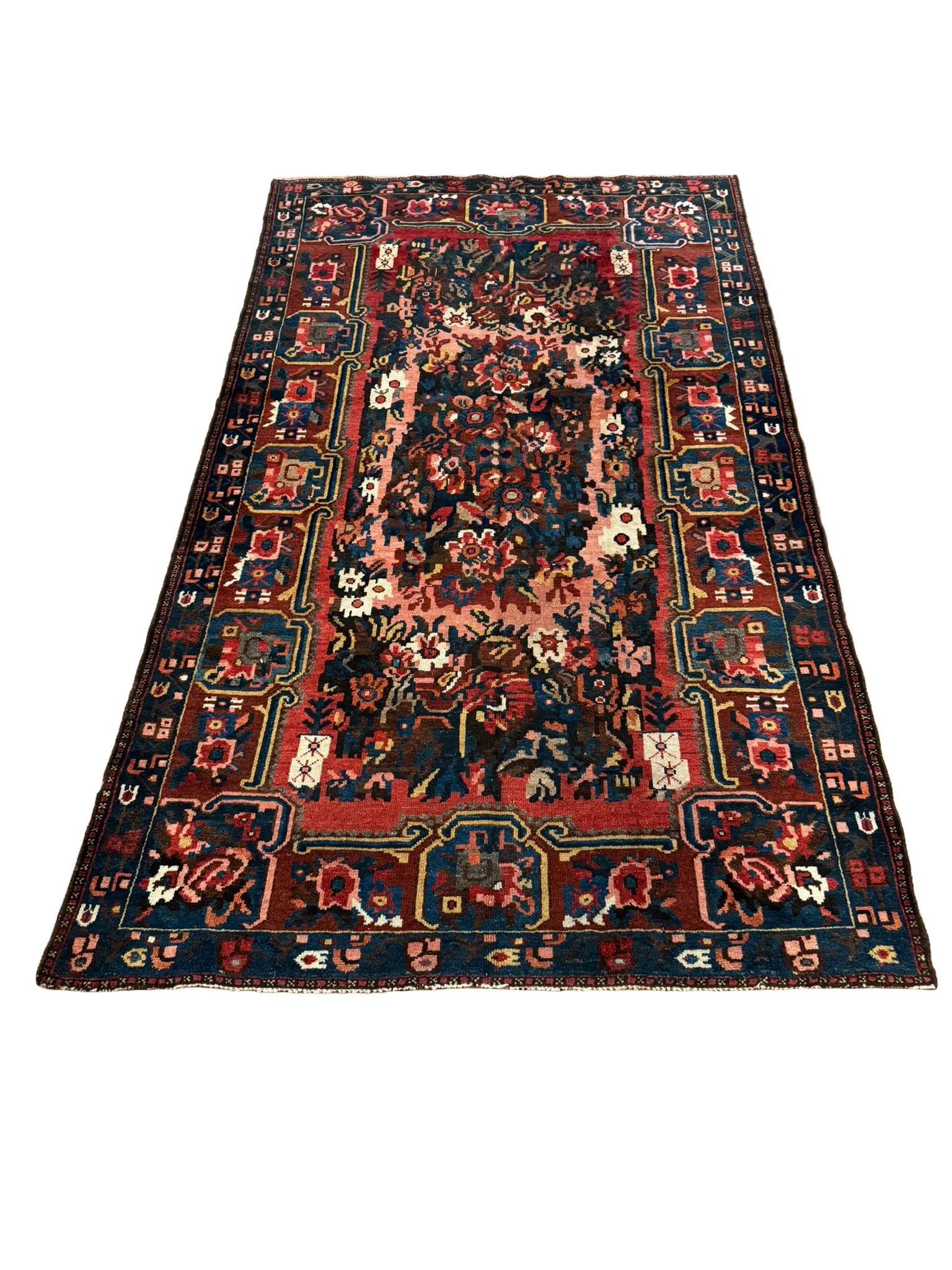 Bakhtiari Rug | 5' x 8'3" - photo 3
