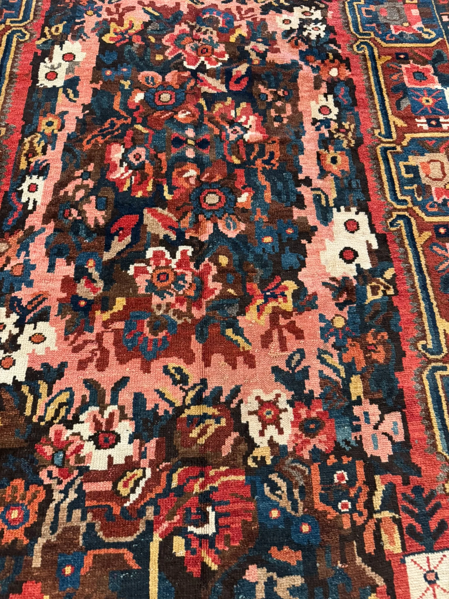 Bakhtiari Rug | 5' x 8'3" - photo 4