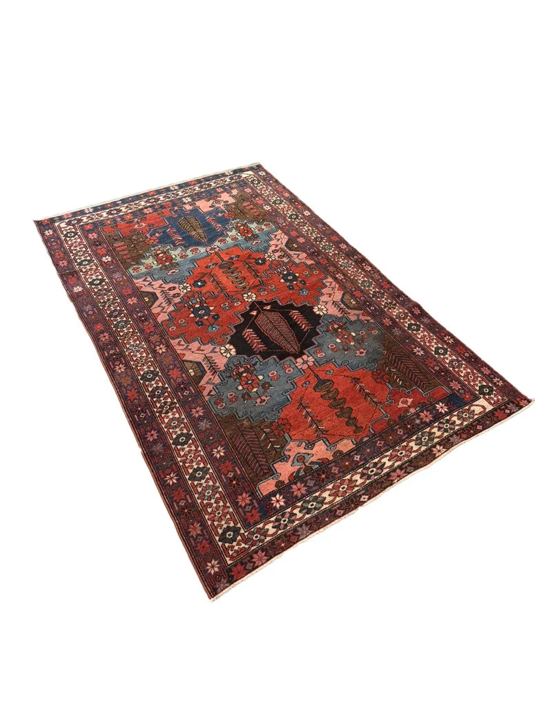 Antique Bakhtiari Rug | 4'8" x 7'2" - photo 4