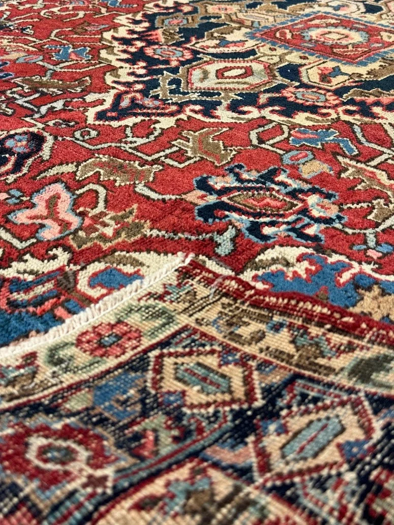 Antique Fine Heriz Rug | 4'5 X 6'1 - photo 9