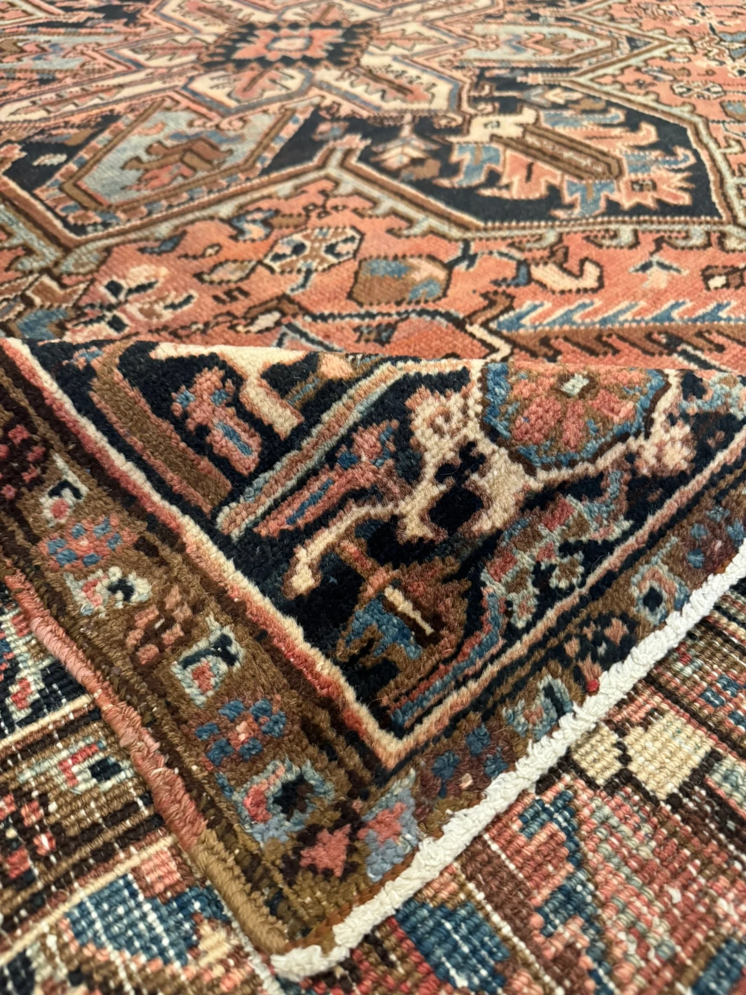 Antique Heriz Rug | 8'3" x 9'6" - photo 8