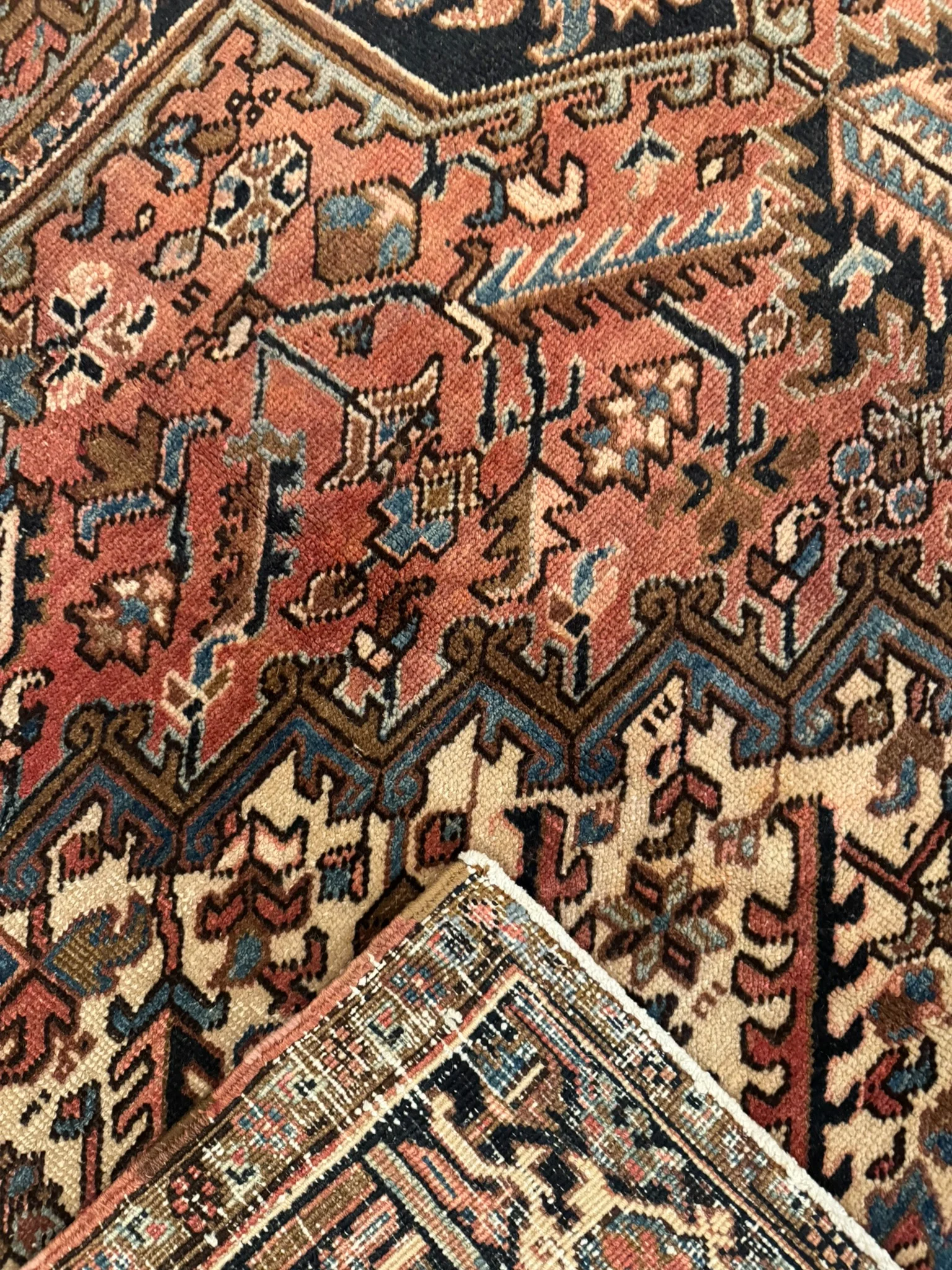Antique Heriz Rug | 8'3" x 9'6" - photo 9