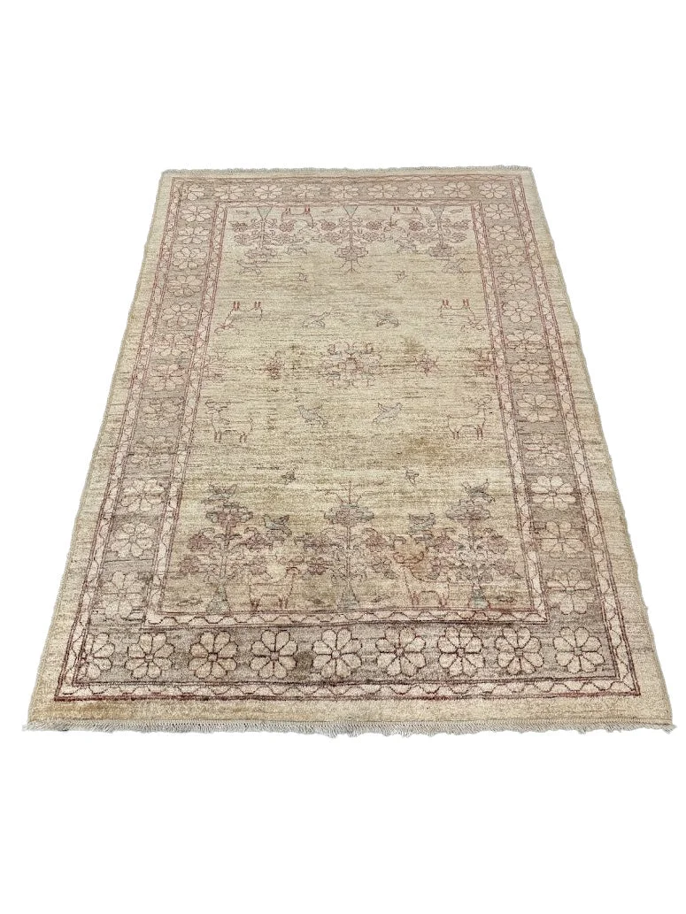 Agra Rug | 4'7" X 6'6" - photo 3