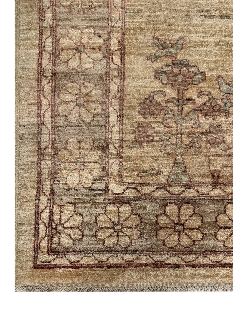 Agra Rug | 4'7" X 6'6" - photo 6
