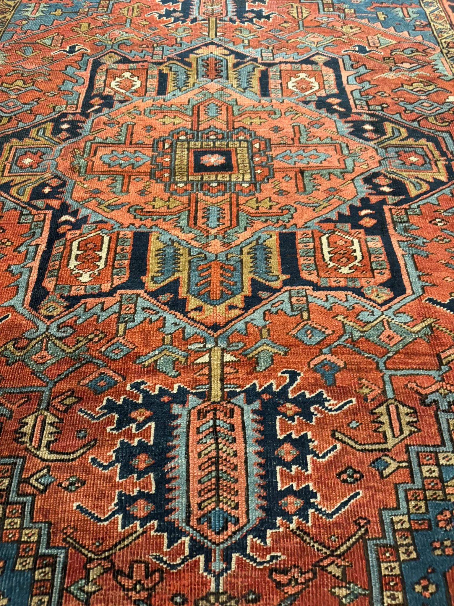 Antique Serapi Heriz Rug | 6'10" x 9'8" - photo 6