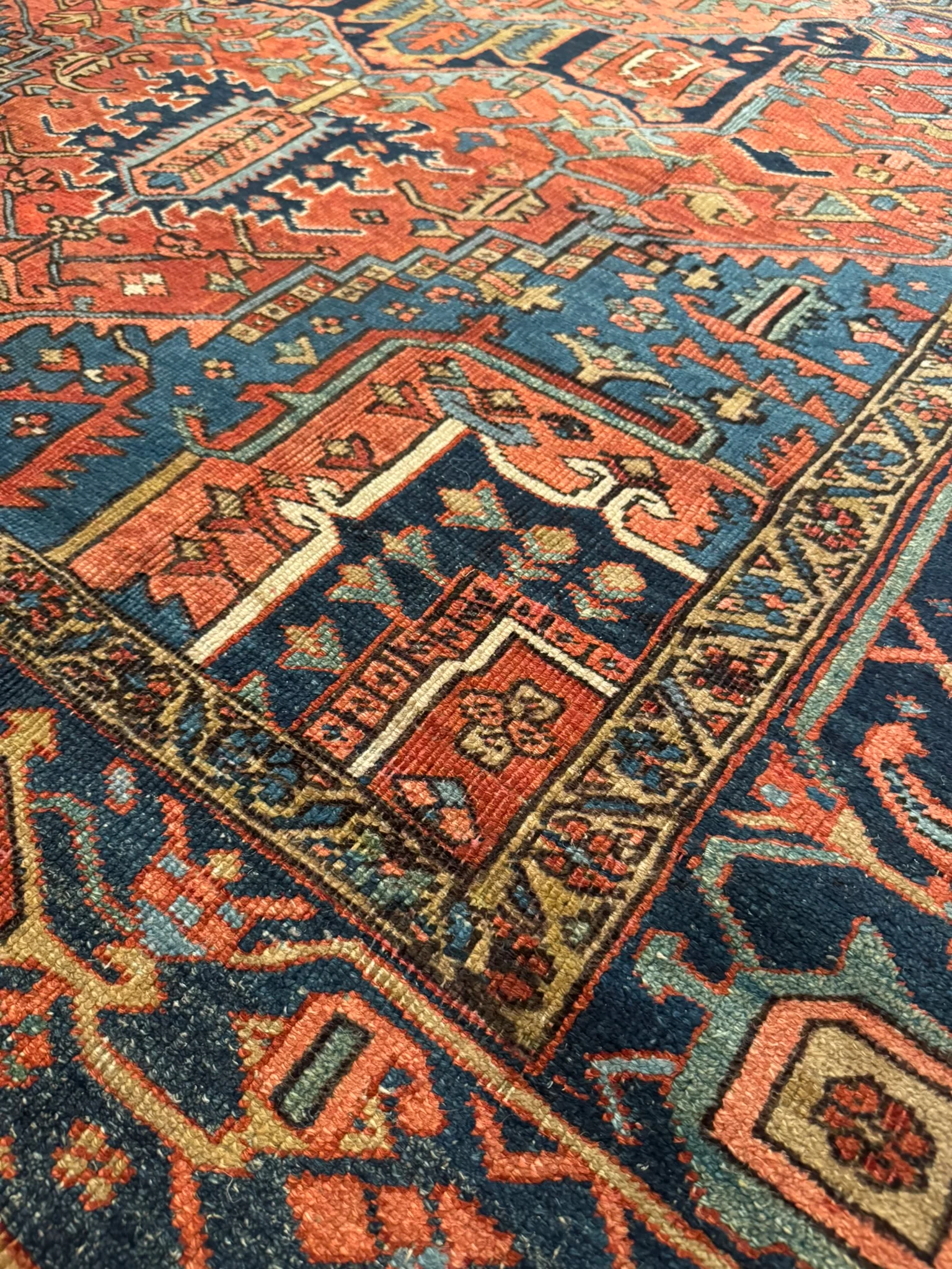 Antique Serapi Heriz Rug | 6'10" x 9'8" - photo 7