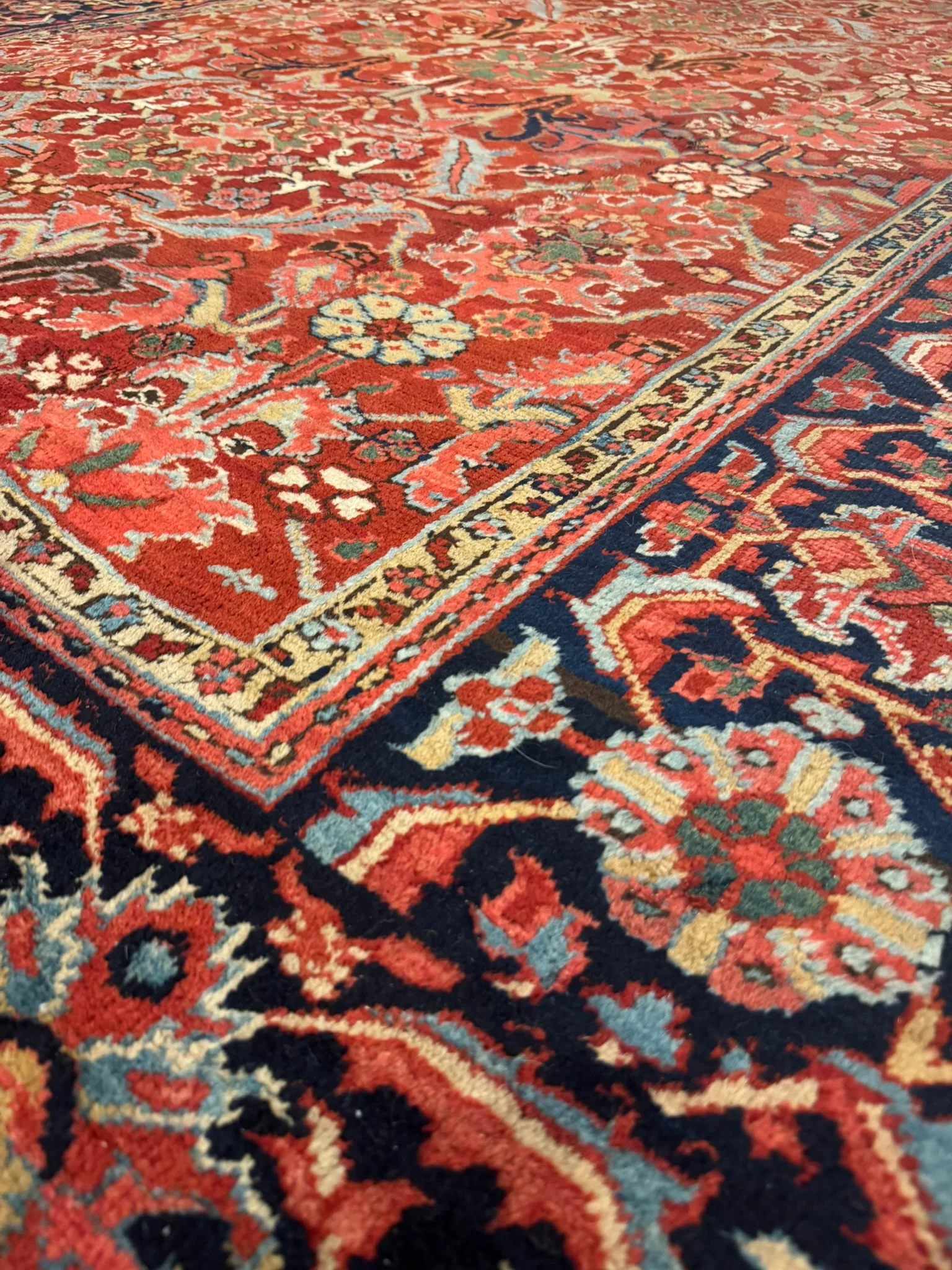 Antique Heriz Rug | 7'9" X 10'9" - photo 8