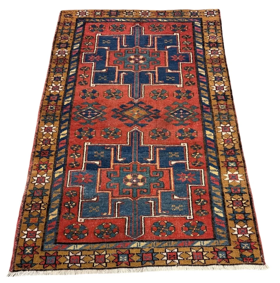 Antique Karajeh Heriz Rug | 3'3" X 5'3" - photo 3