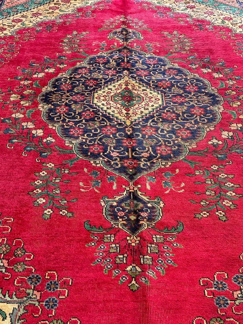 Fine Tabriz Rug | 8' X 11'6" - photo 9
