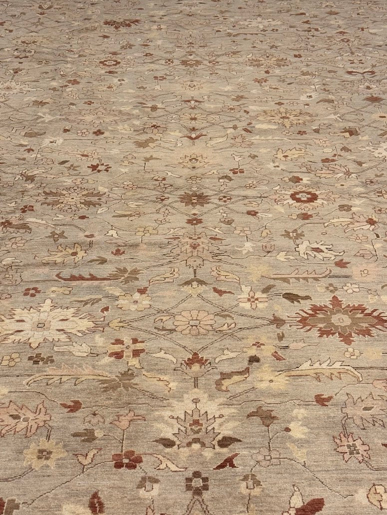 Fine Peshawar Rug | 12'2" X 17'11" - photo 10