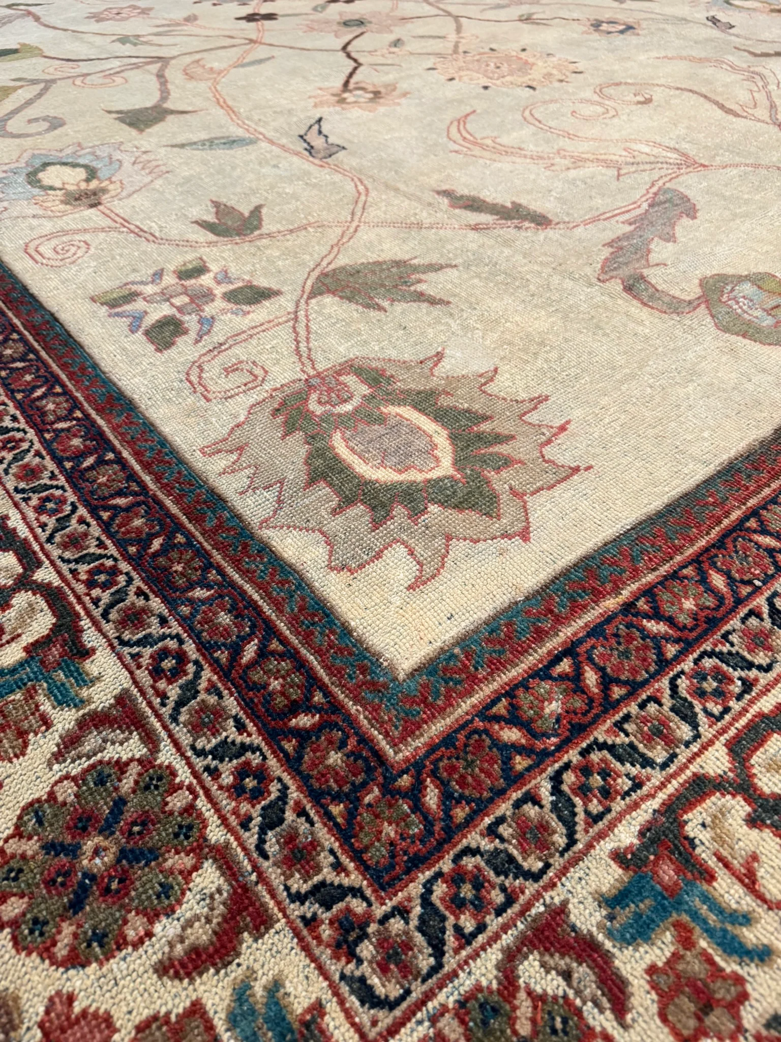 Antique Sultanabad Rug | 10' x 13'5" - photo 8