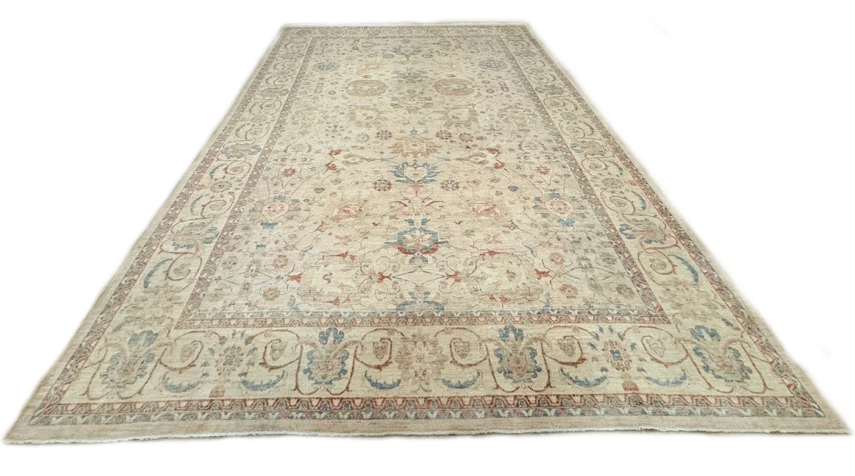 Fine Sultanabad Rug | 10'1" x 13'7" - photo 2