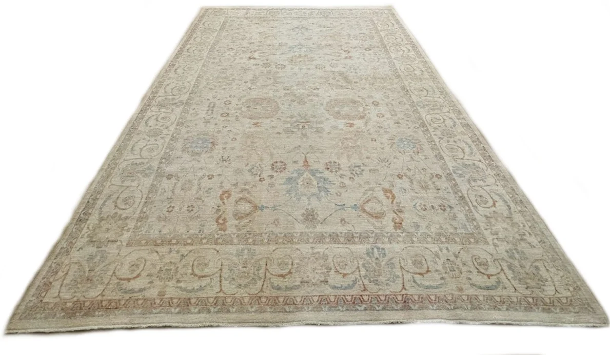 Fine Sultanabad Rug | 10'1" x 13'7" - photo 3