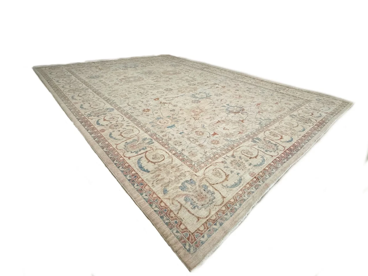 Fine Sultanabad Rug | 10'1" x 13'7" - photo 5