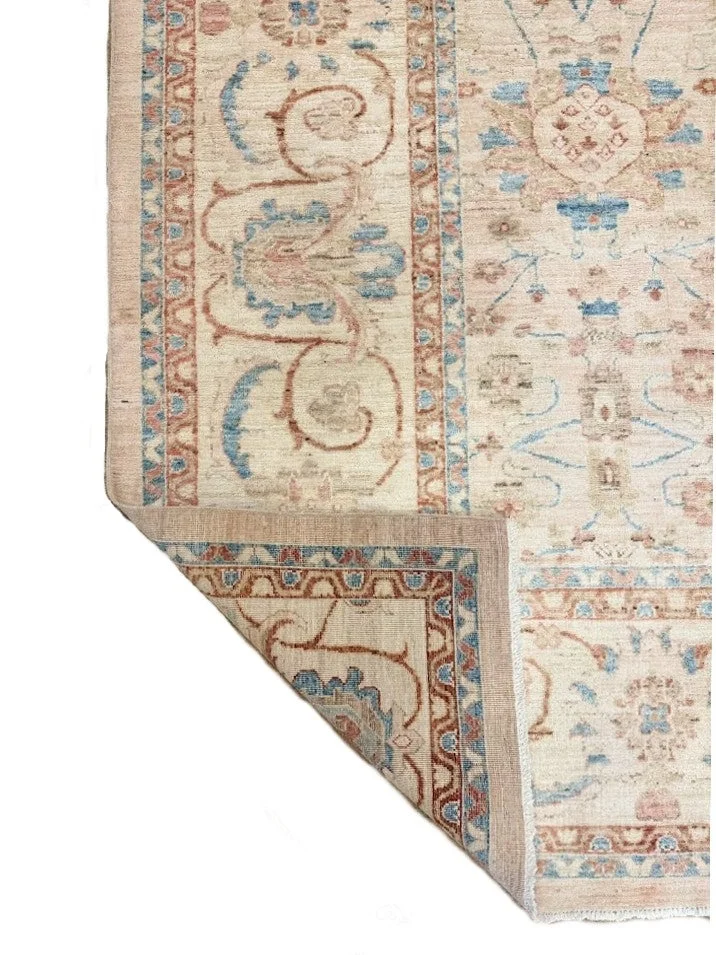 Fine Sultanabad Rug | 10'1" x 13'7" - photo 7