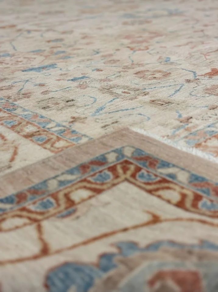 Fine Sultanabad Rug | 10'1" x 13'7" - photo 9