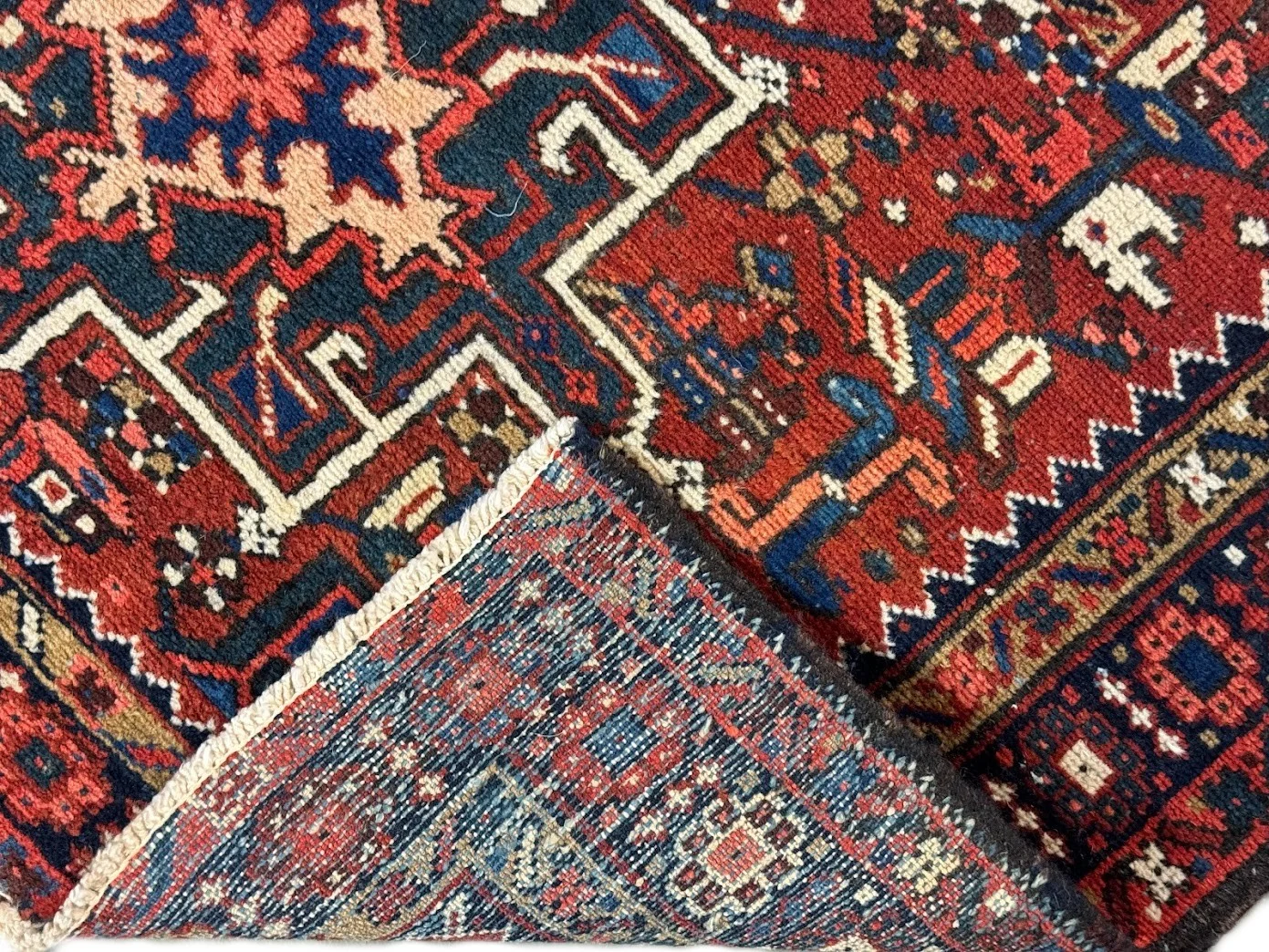 Fine Karajeh Heriz Rug | 3'6" X 4'6" - photo 8