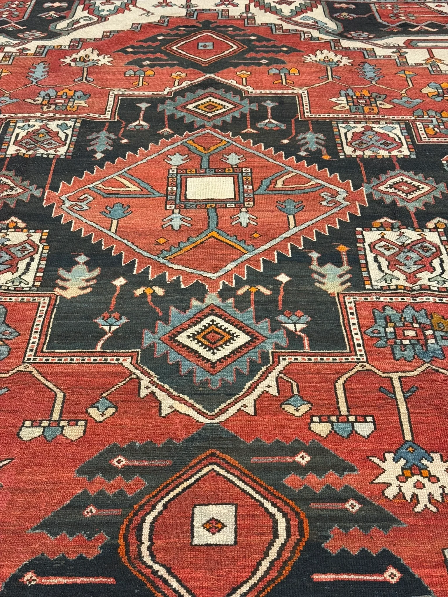 Antique Serapi Rug  11' X 14'10" - photo 6