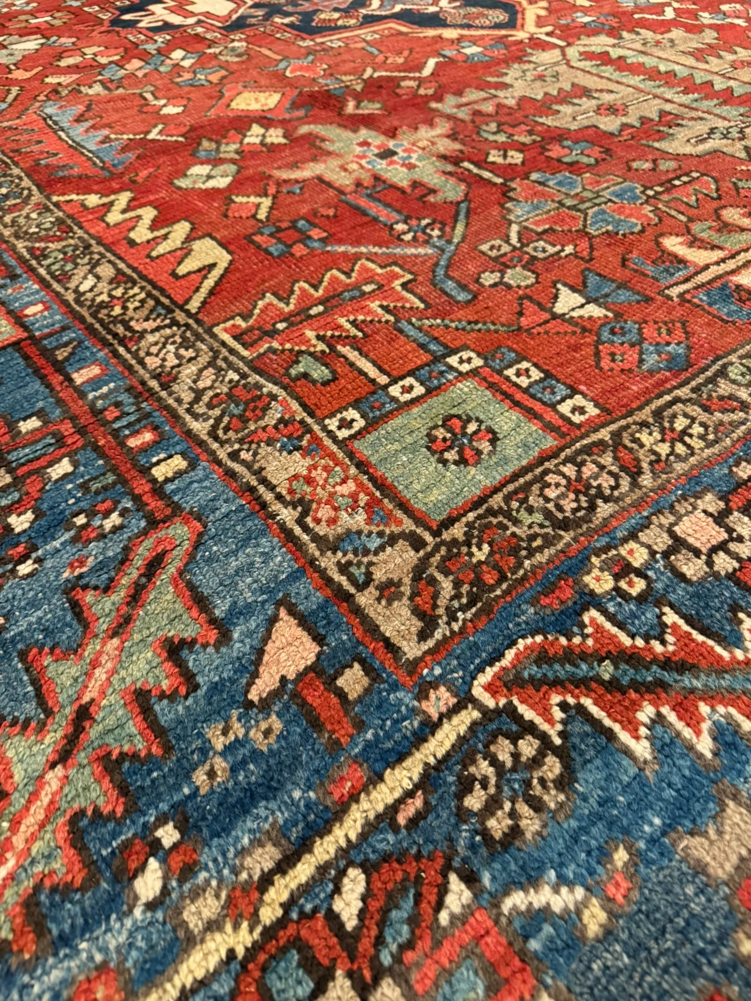 Antique Serapi Heriz Rug | 9' x 12' - photo 6