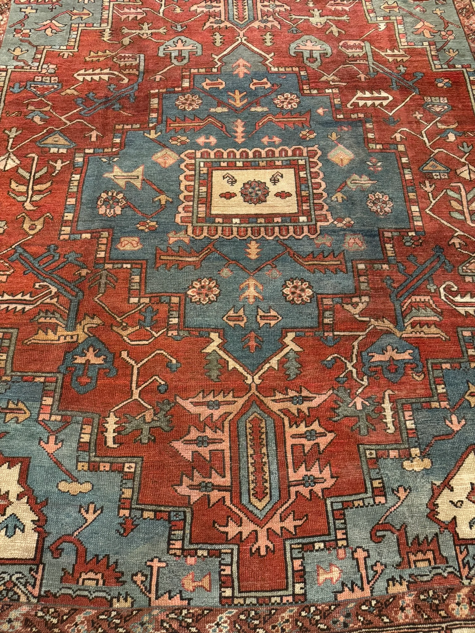 Antique Serapi Heriz Rug | 9'8" x 11'7" - photo 6
