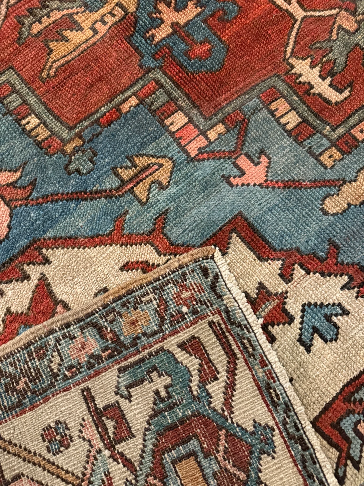 Antique Serapi Heriz Rug | 9'8" x 11'7" - photo 11
