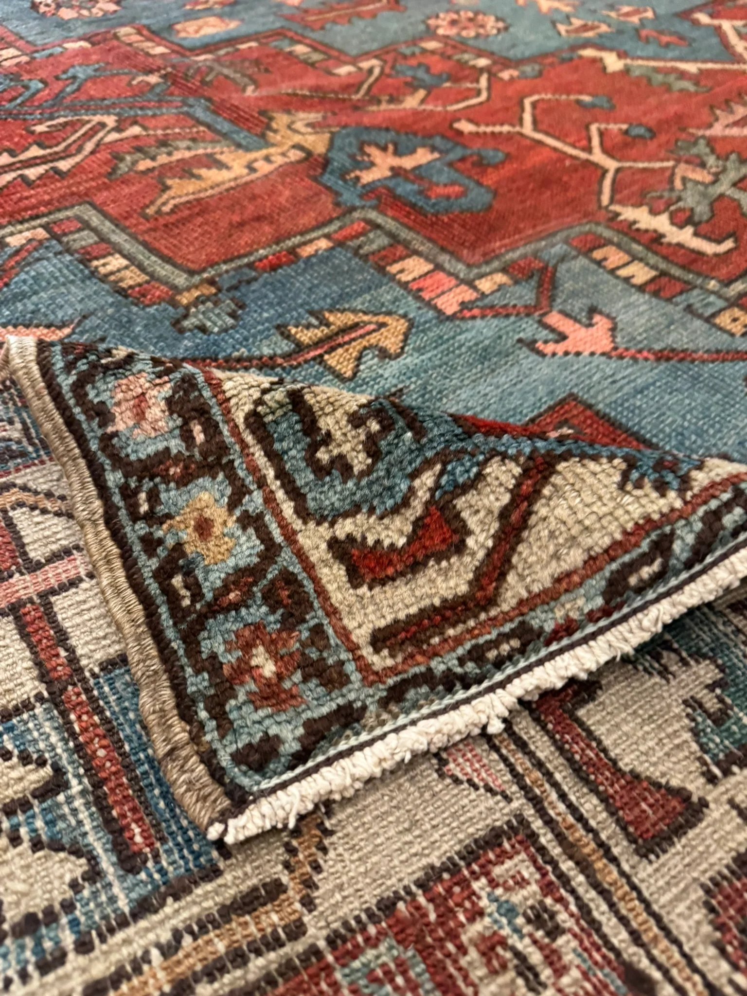 Antique Serapi Heriz Rug | 9'8" x 11'7" - photo 12