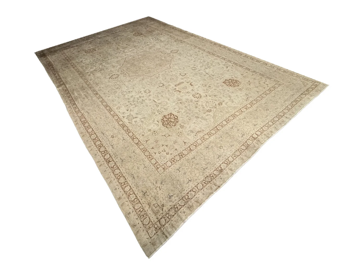 Fine Tabriz Rug | 13' X 19' - photo 5