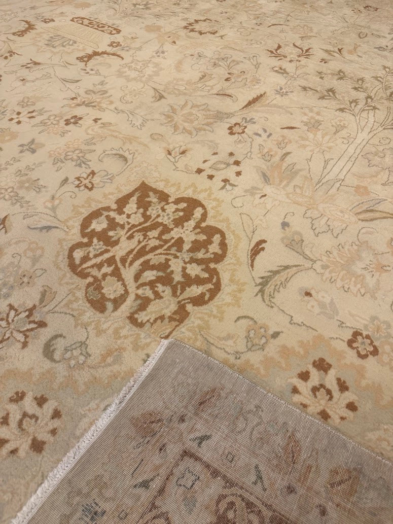 Fine Tabriz Rug | 13' X 19' - photo 9