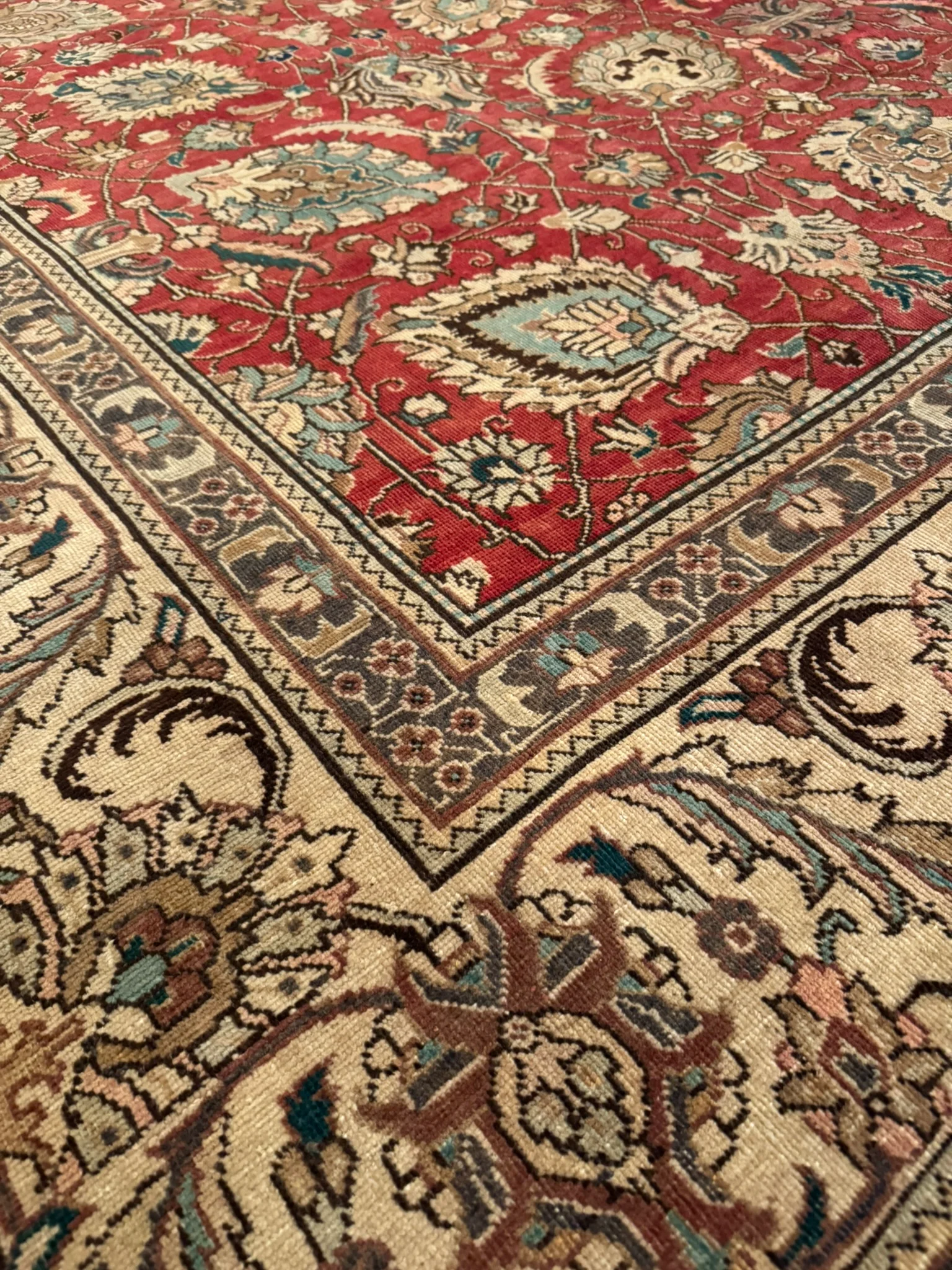 Fine Tabriz Rug | 10'11" x 14'3" - photo 8