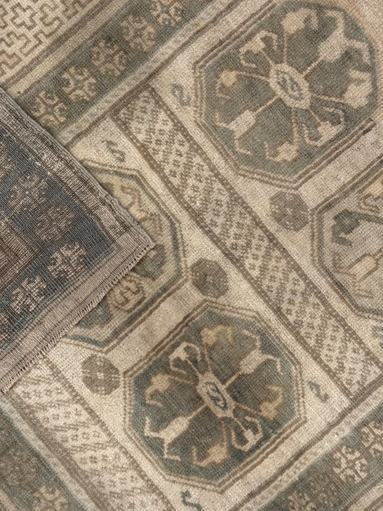 Vintage Oushak Rug | 3'11" x 6'4" - photo 7