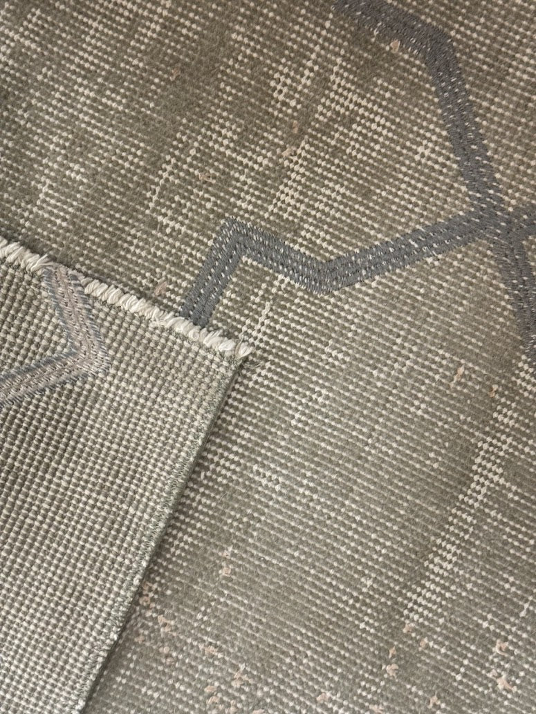 Vintage Turkish Rug | 3'2" X 6'1" - photo 8