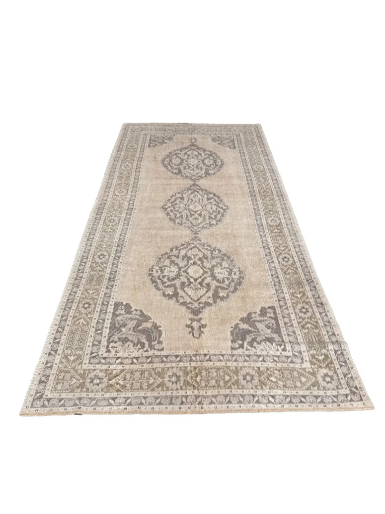 Vintage Turkish Rug | 5' X 10'6" - photo 3