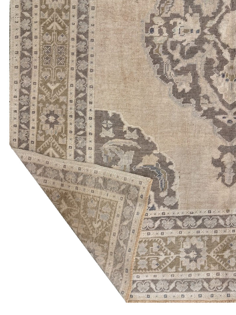 Vintage Turkish Rug | 5' X 10'6" - photo 7