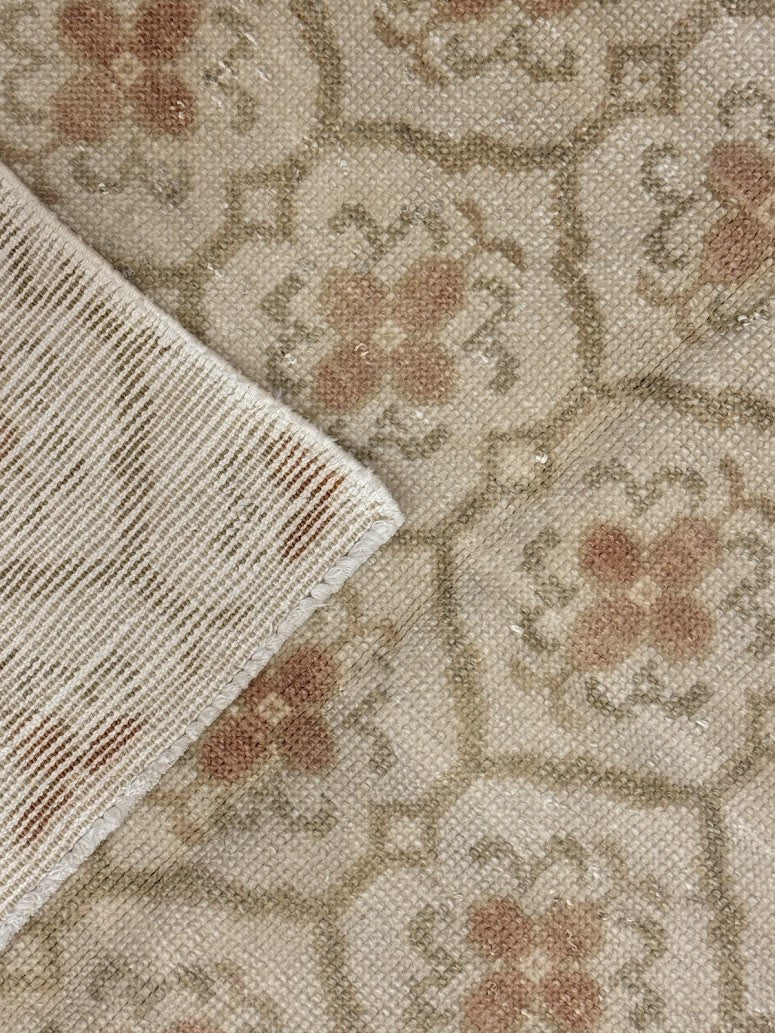 Vintage Turkish Rug | 4'9" X 8'11" - photo 8