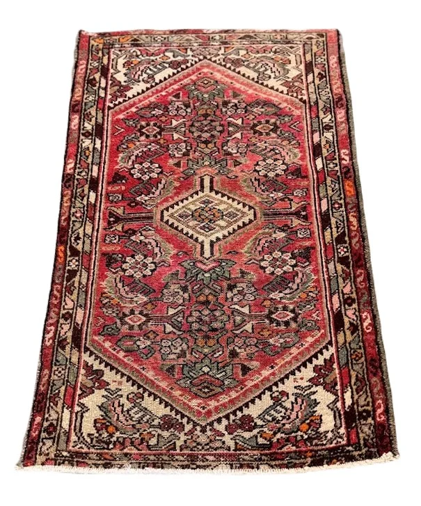 Vintage Hamadan Rug | 2'5" x 4' - photo 2
