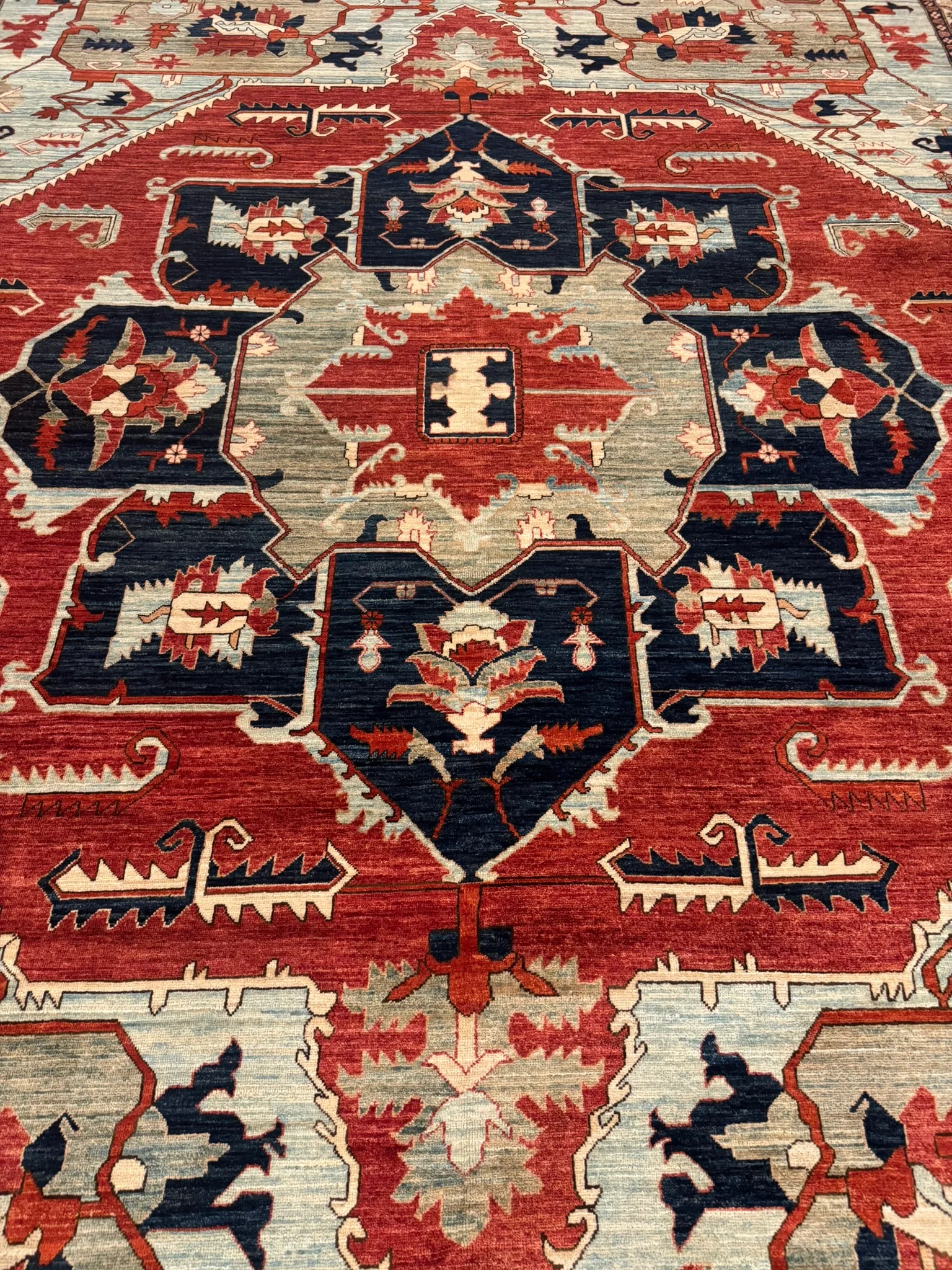 Fine Serapi Rug | 10'9" X 13'6" - photo 7
